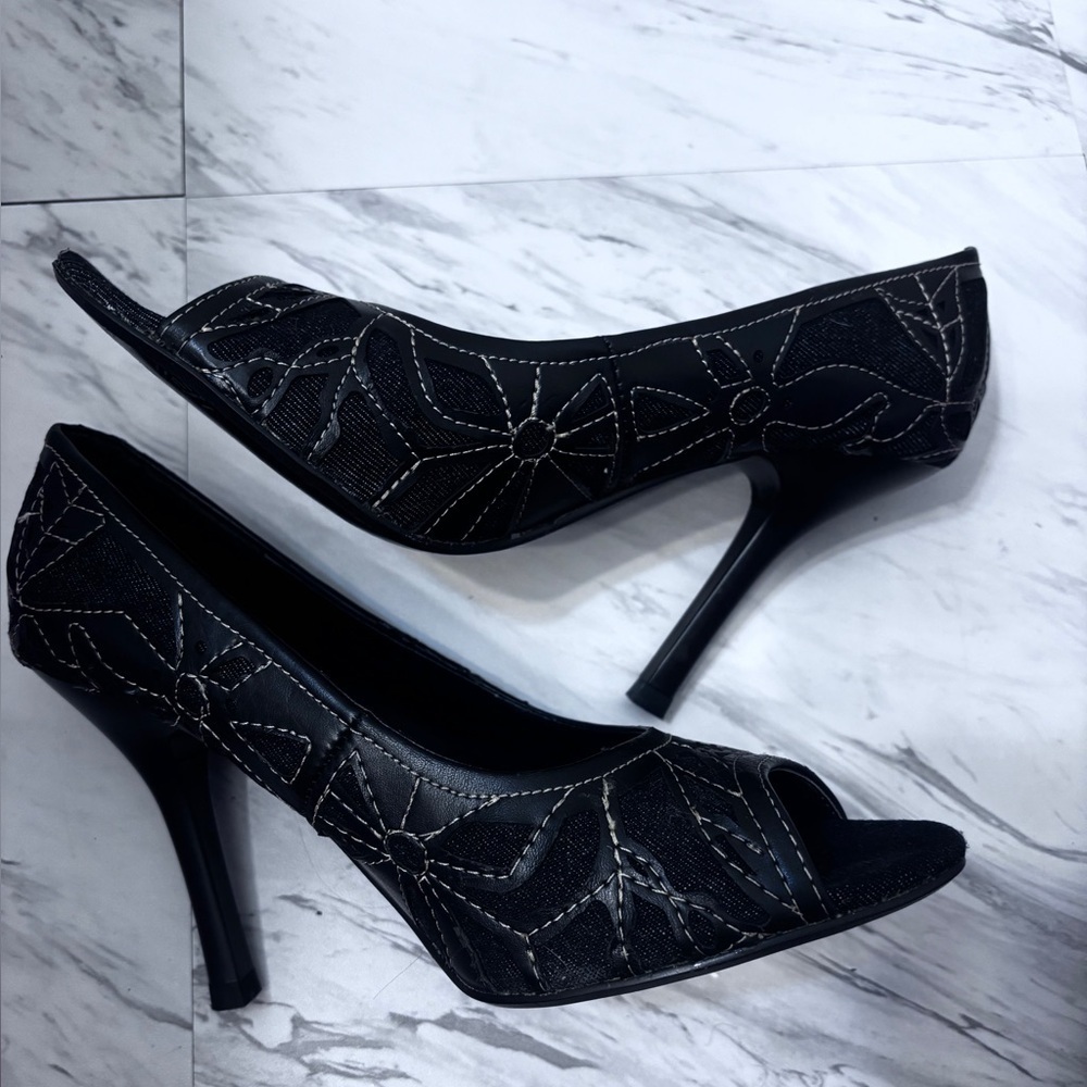 Go Max Denim Embroidery Funky Fashion Heels black Size: 9M